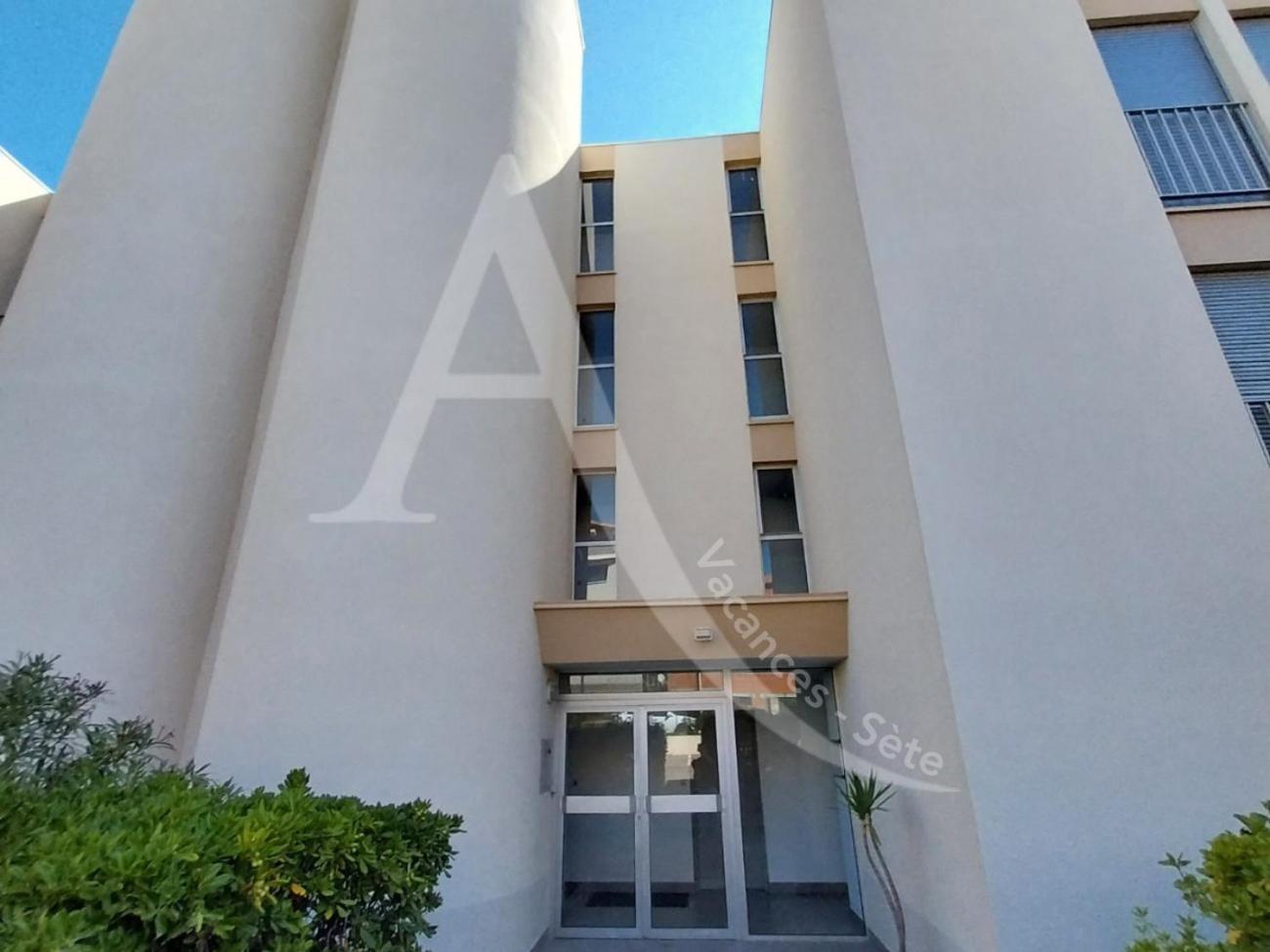 Appartement 40 M², 1ere Ligne Mer, Dernier Etage Avec Ascenseur Sète
